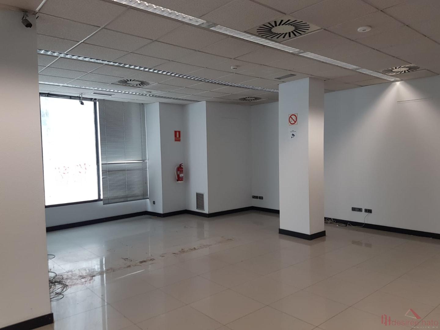 Venda de local comercial a Valencia