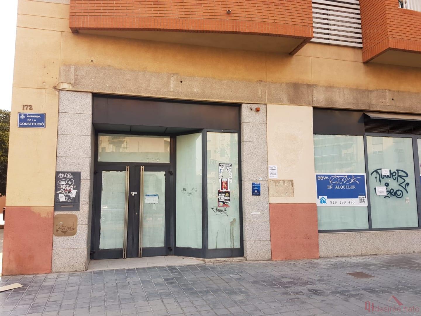 Venda de local comercial a Valencia
