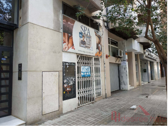 For sale of commercial in Valencia