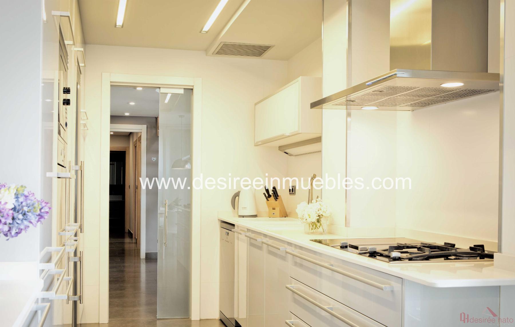 For rent of penthouse in Valencia