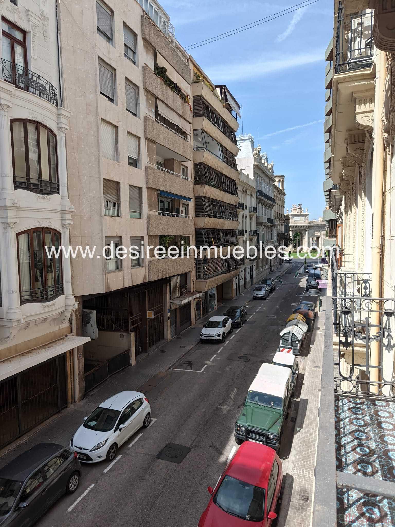 For sale of flat in Valencia