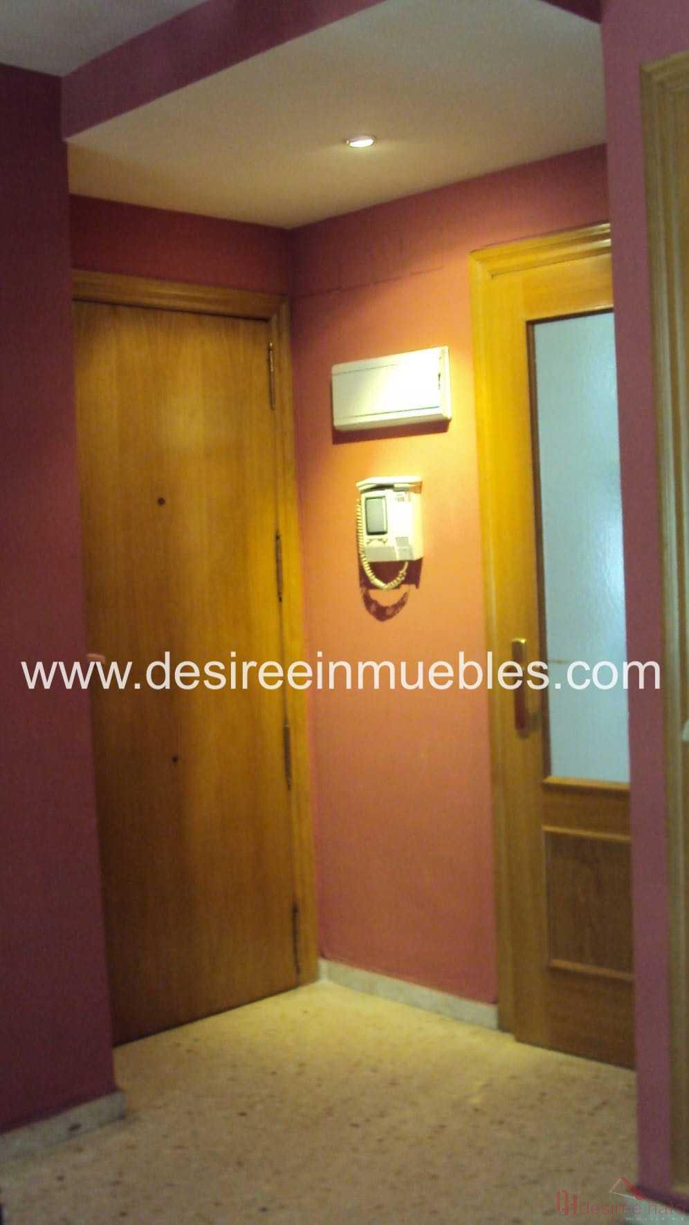 For sale of duplex in Valencia
