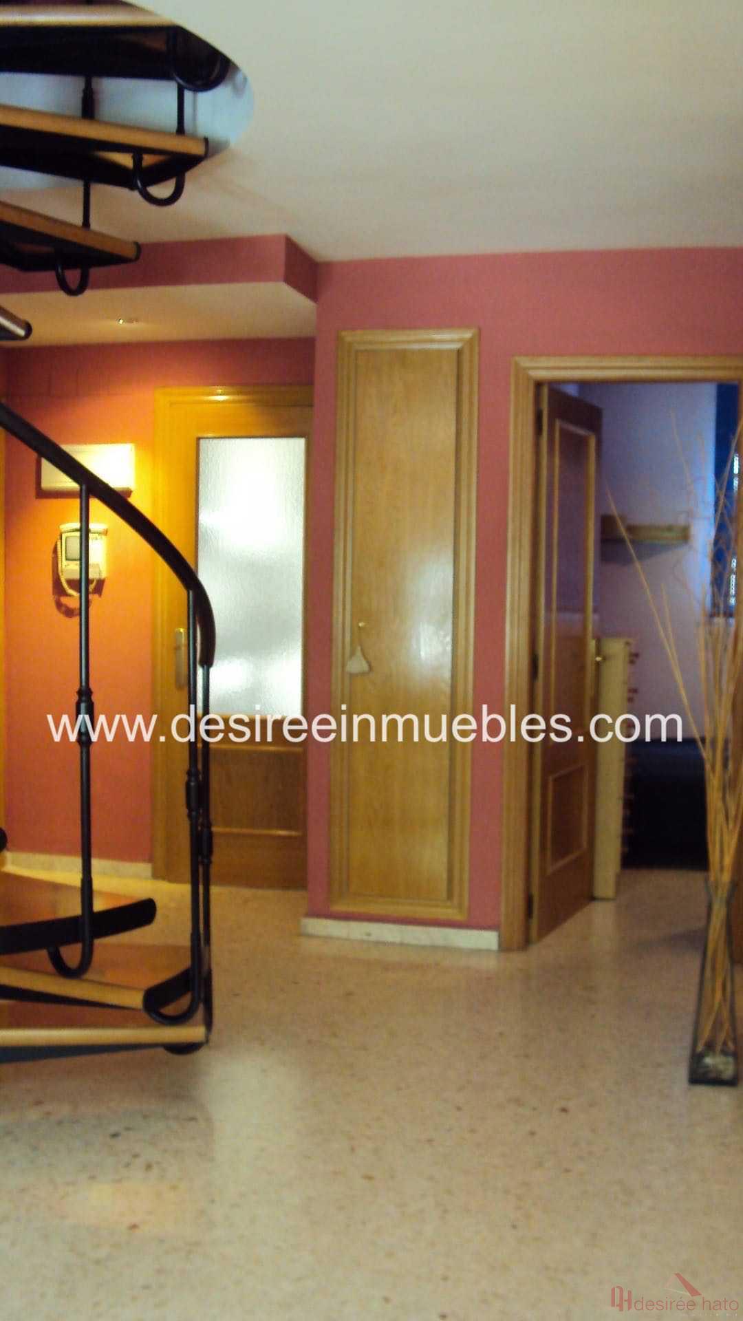 For sale of duplex in Valencia