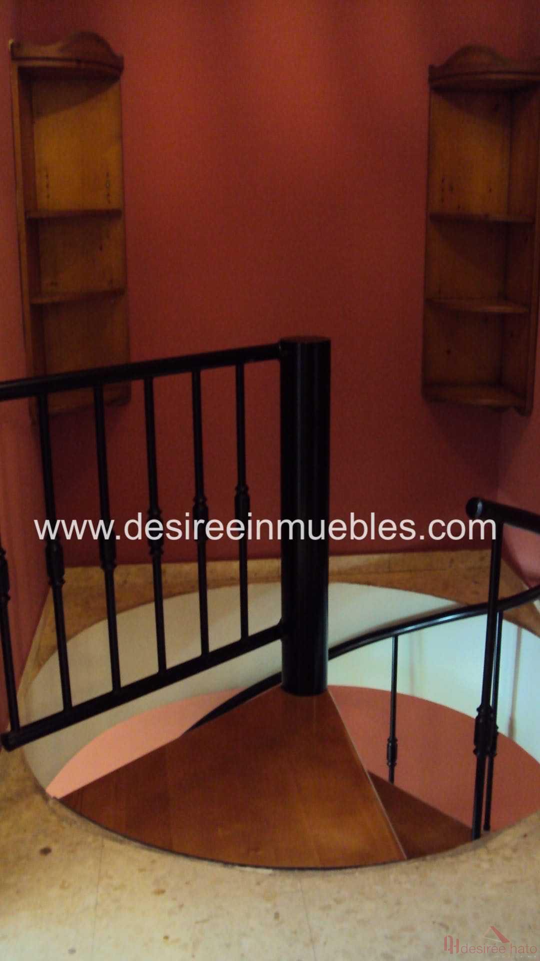 For sale of duplex in Valencia