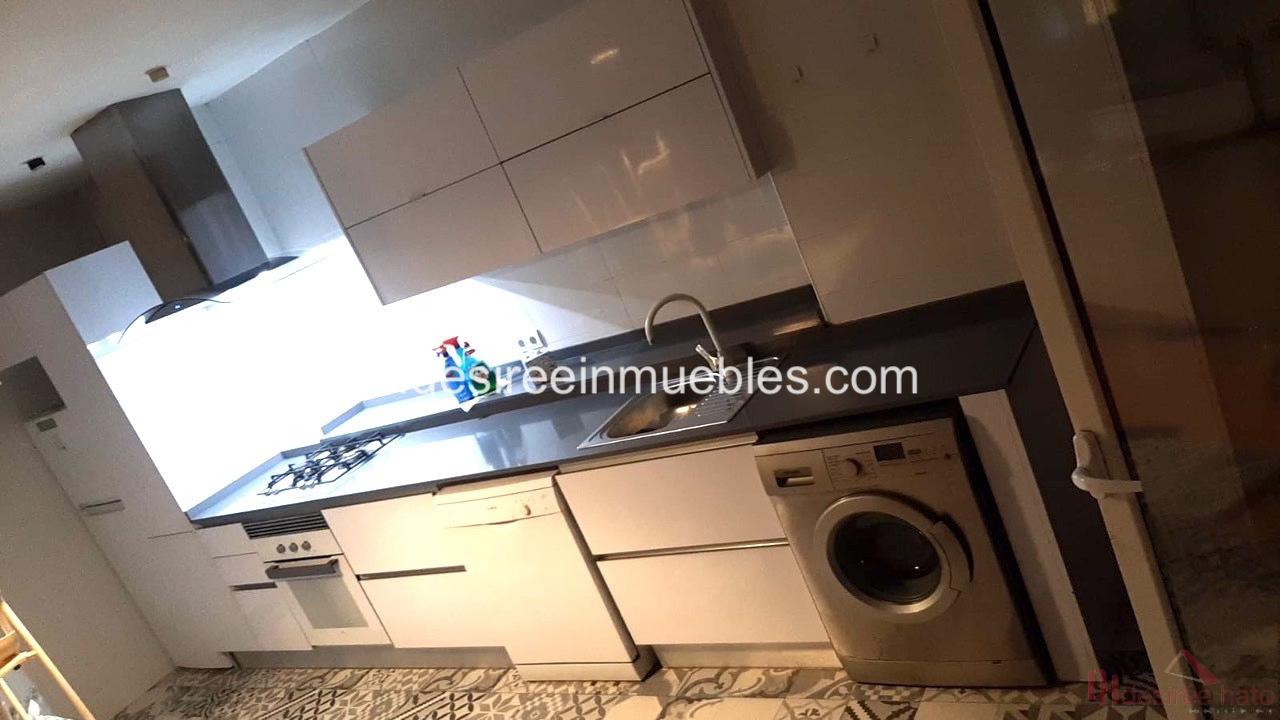 For sale of flat in Valencia