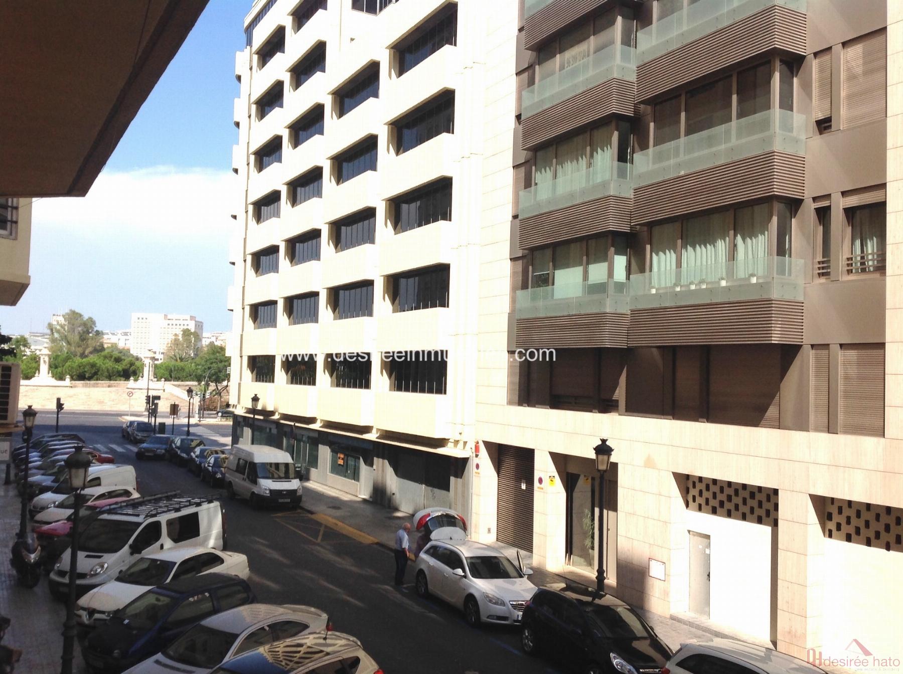 For sale of flat in Valencia