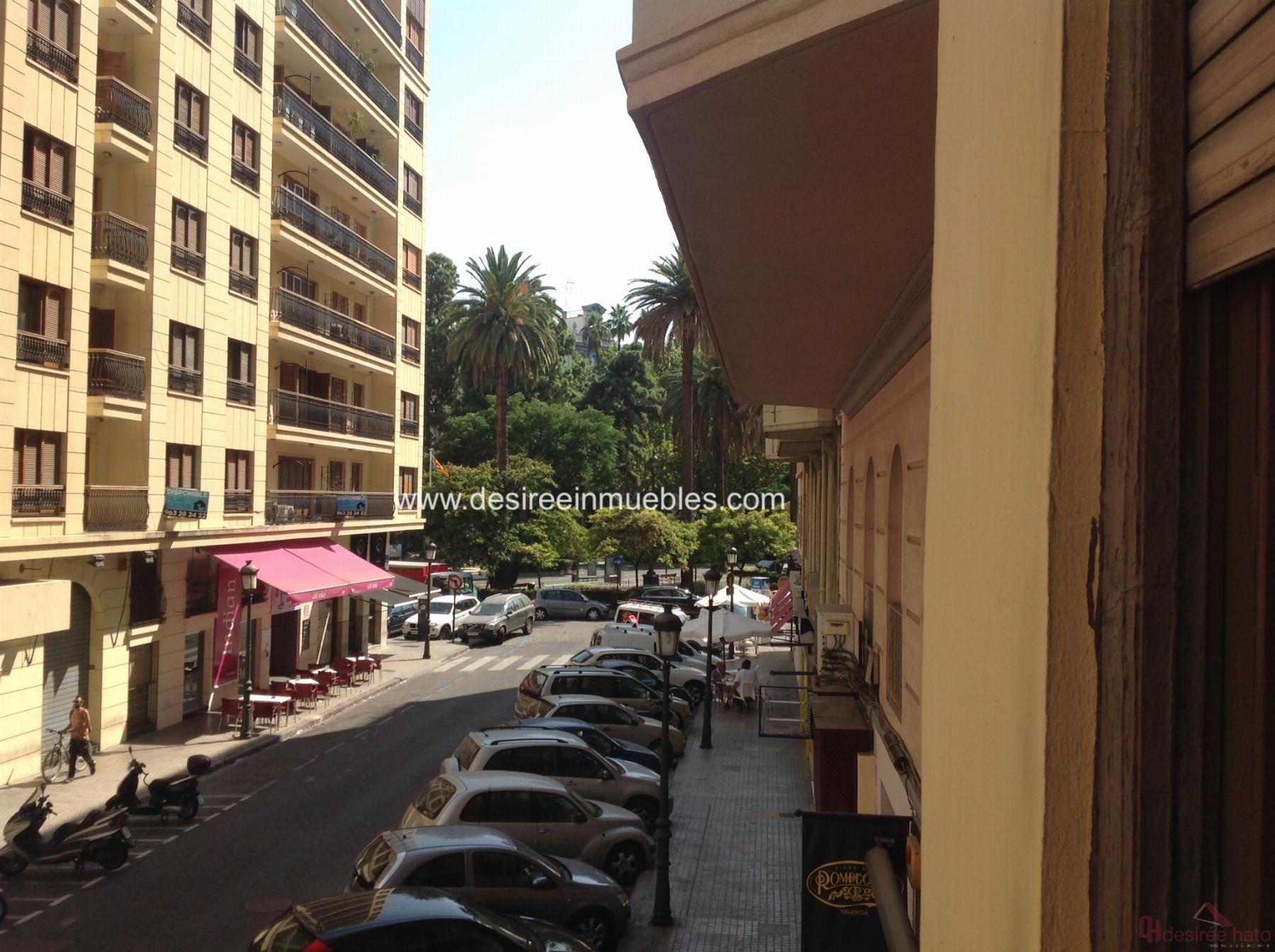 For sale of flat in Valencia