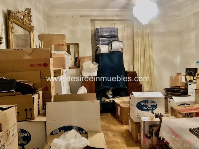 For sale of flat in Valencia