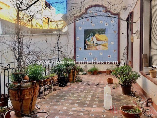 For sale of building in Sagunto Sagunt