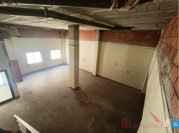 For sale of commercial in Valencia