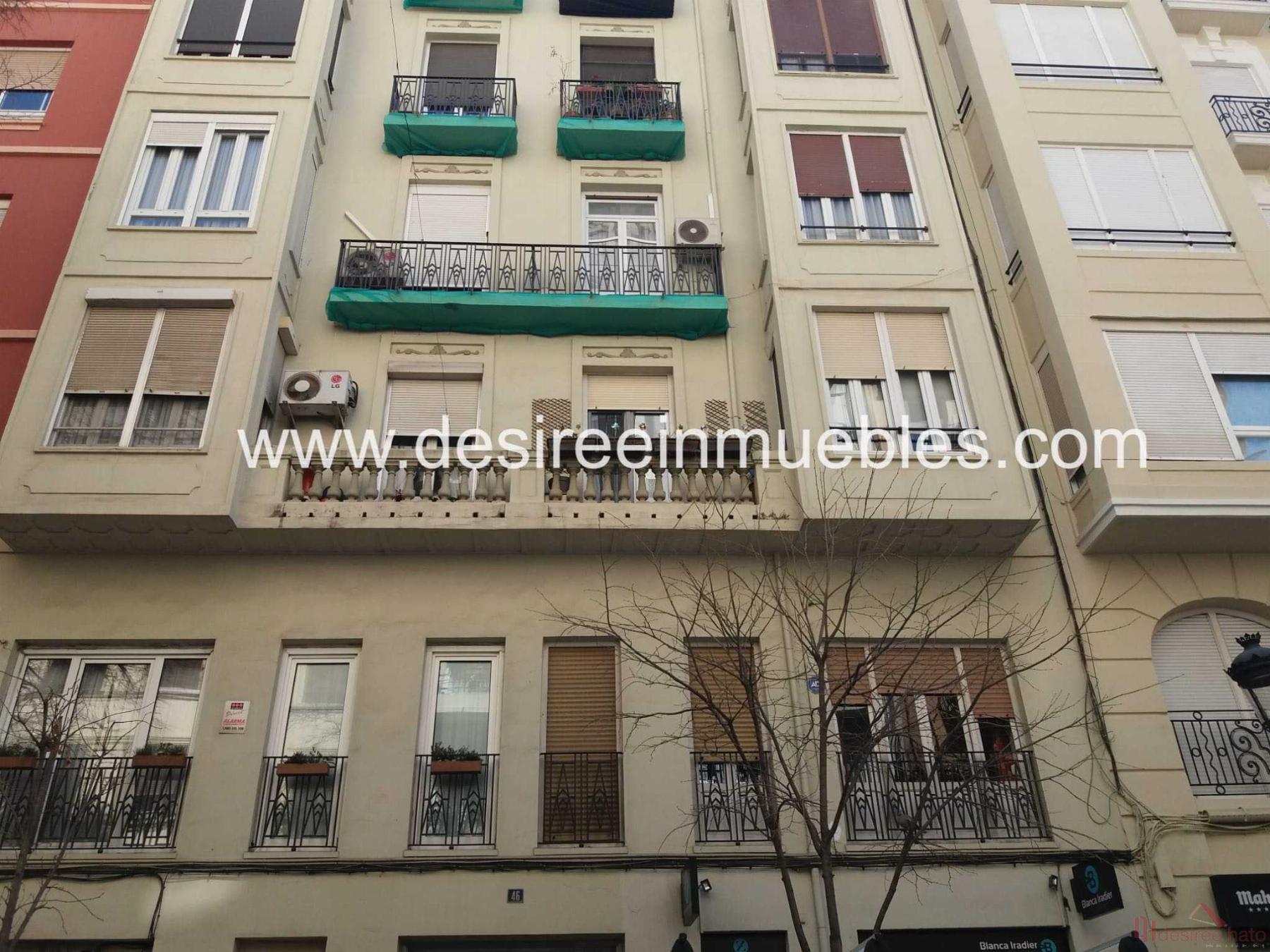 For sale of flat in Valencia