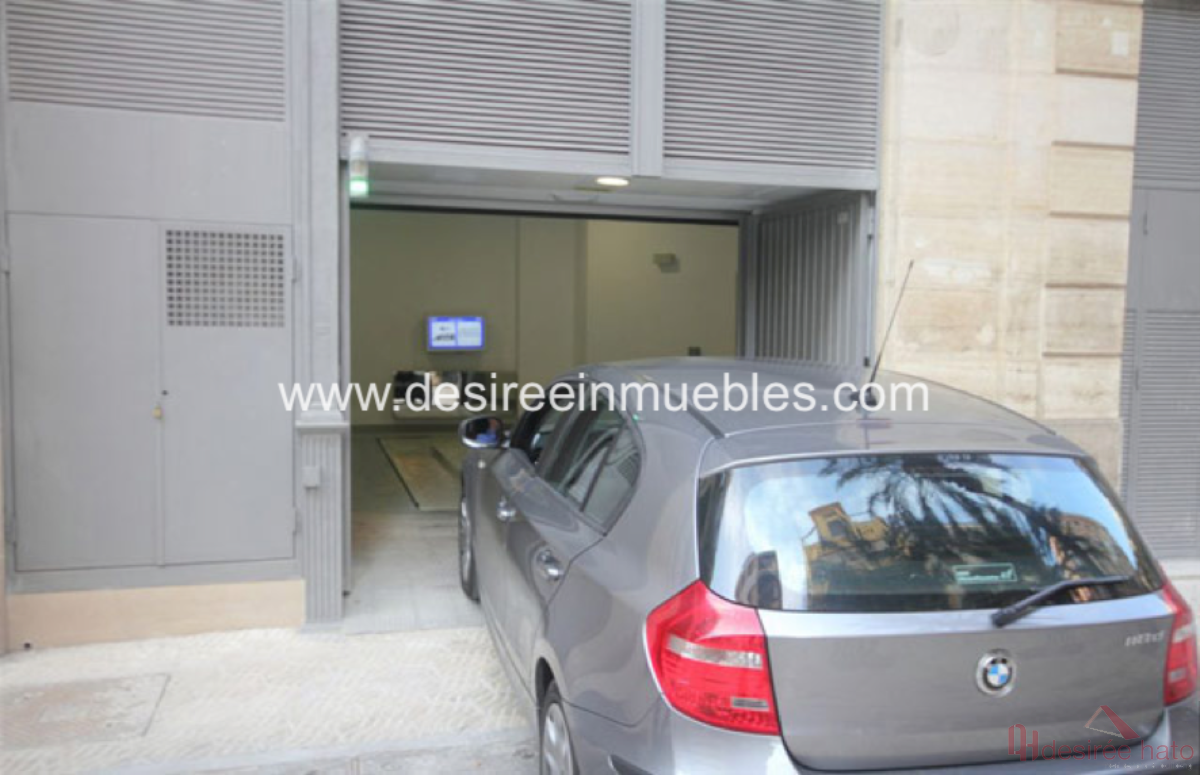 For sale of garage in Valencia