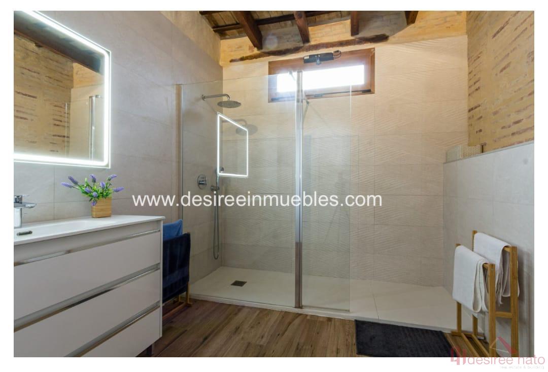 For sale of house in Valencia