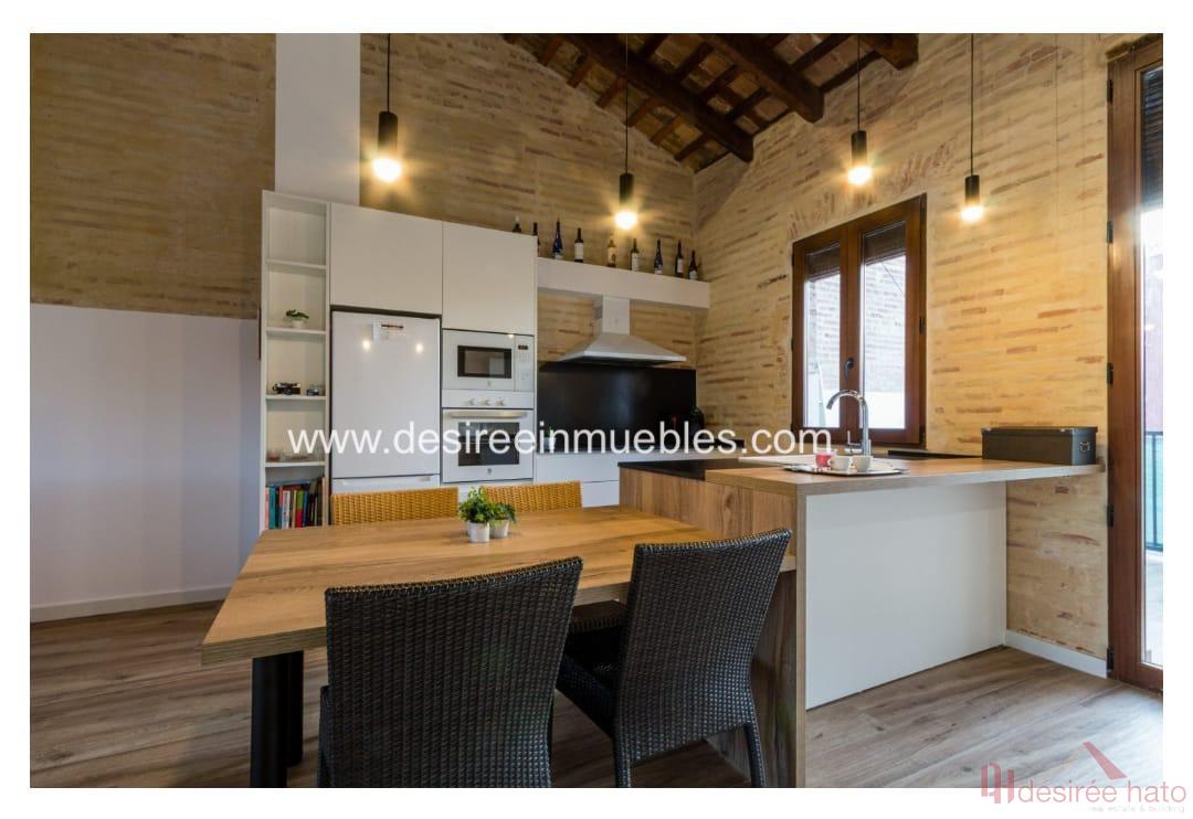 For sale of house in Valencia