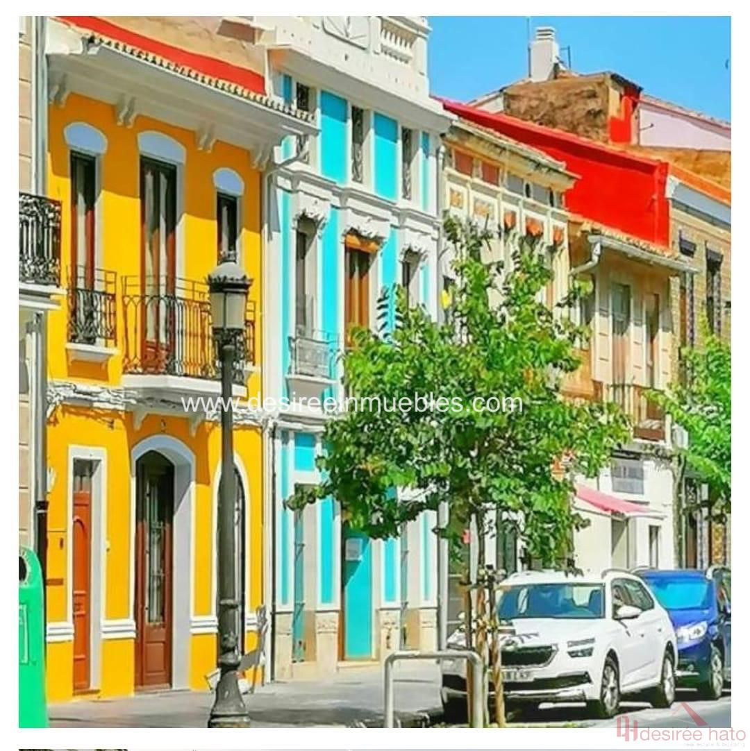 For sale of house in Valencia