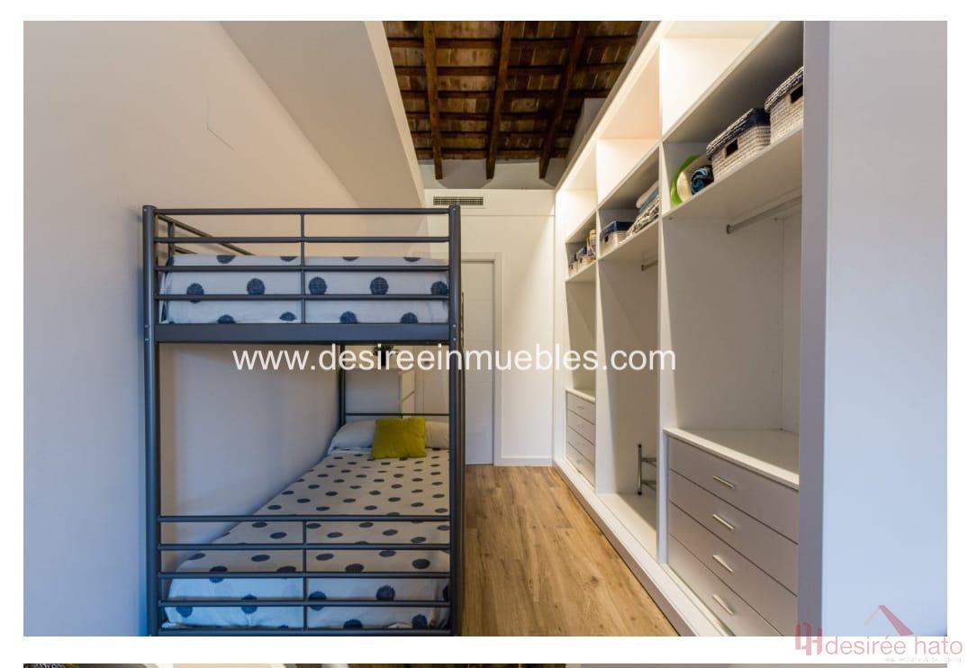 For sale of house in Valencia