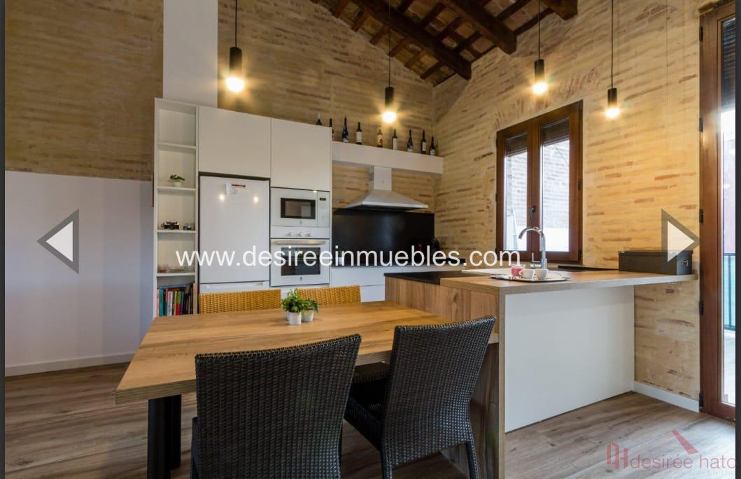 For sale of house in Valencia