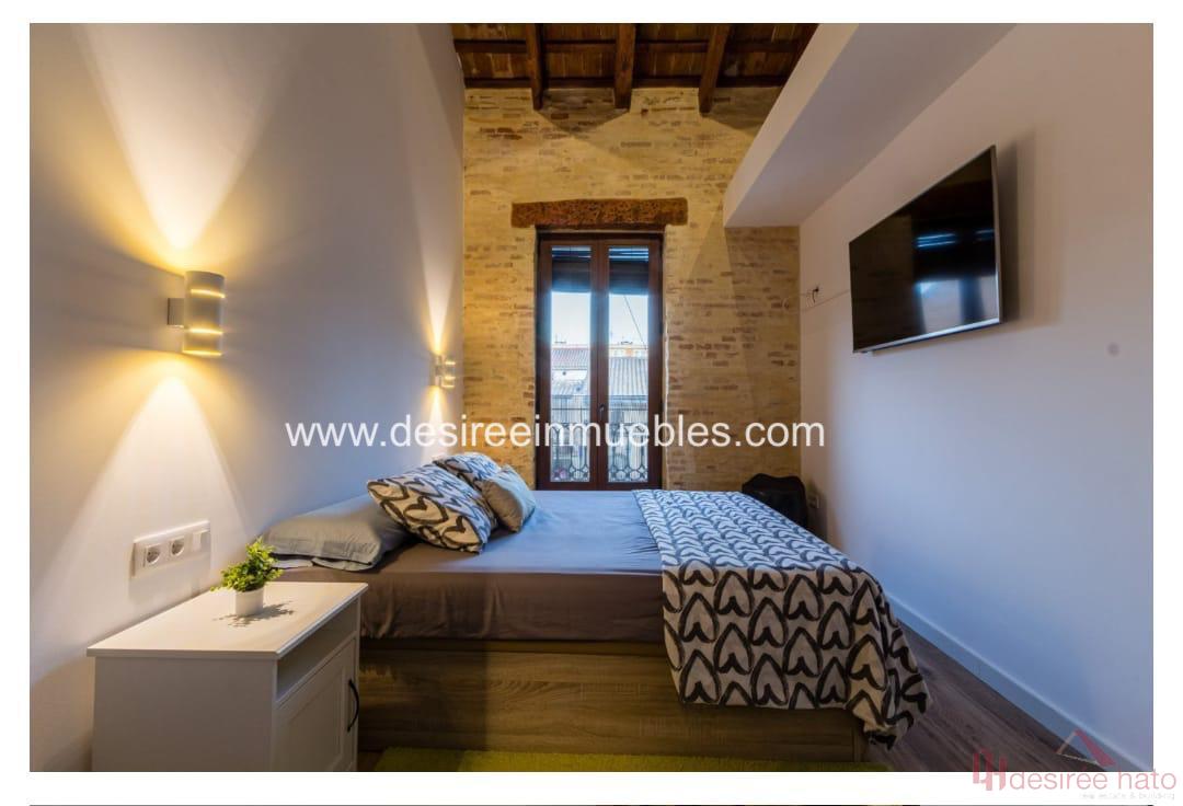 For sale of house in Valencia
