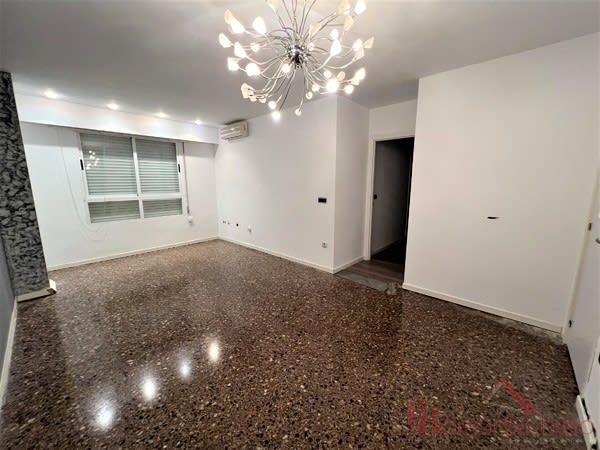 For sale of flat in Burjassot