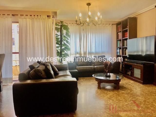 For sale of flat in Valencia