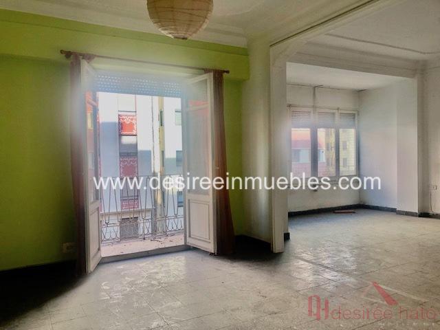 For sale of flat in Valencia