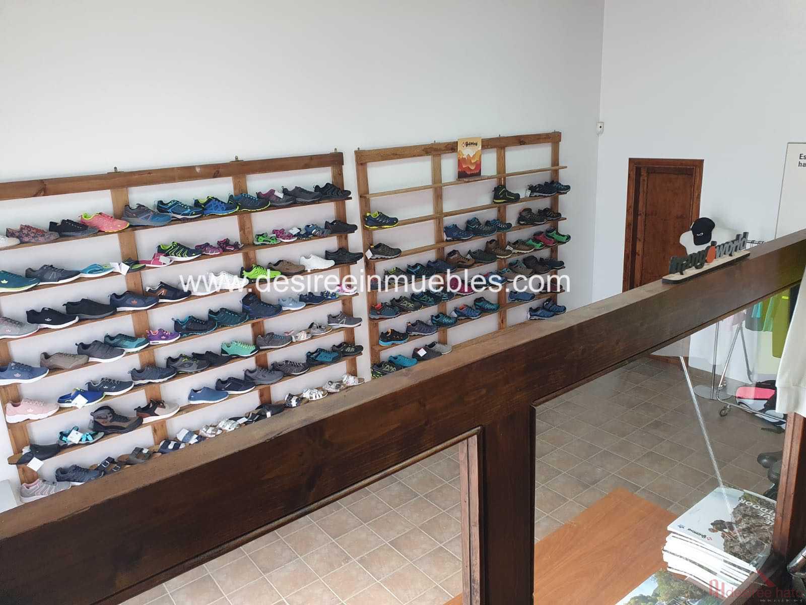 For sale of commercial in Valencia