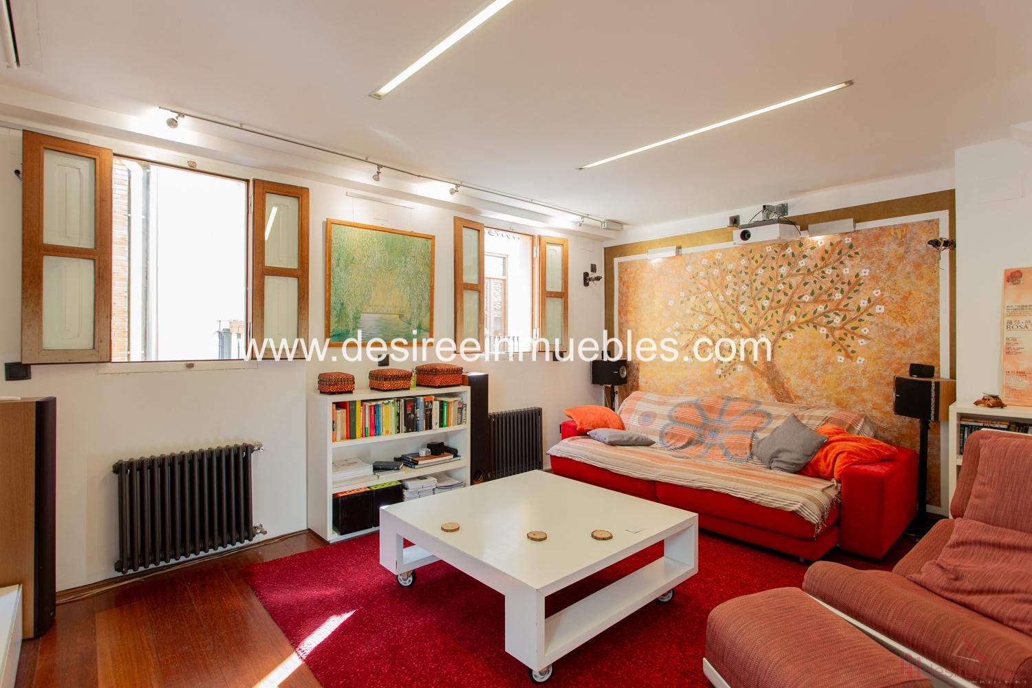 For sale of penthouse in Valencia