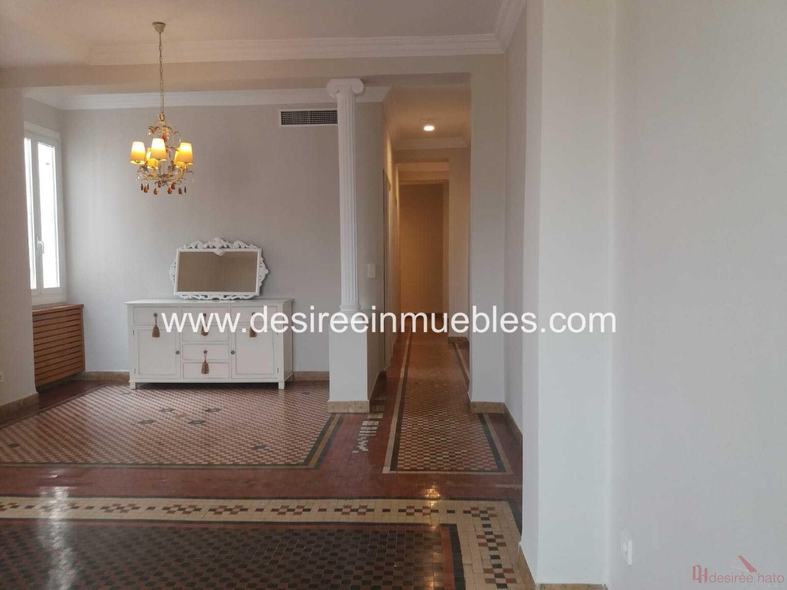 For sale of flat in Valencia
