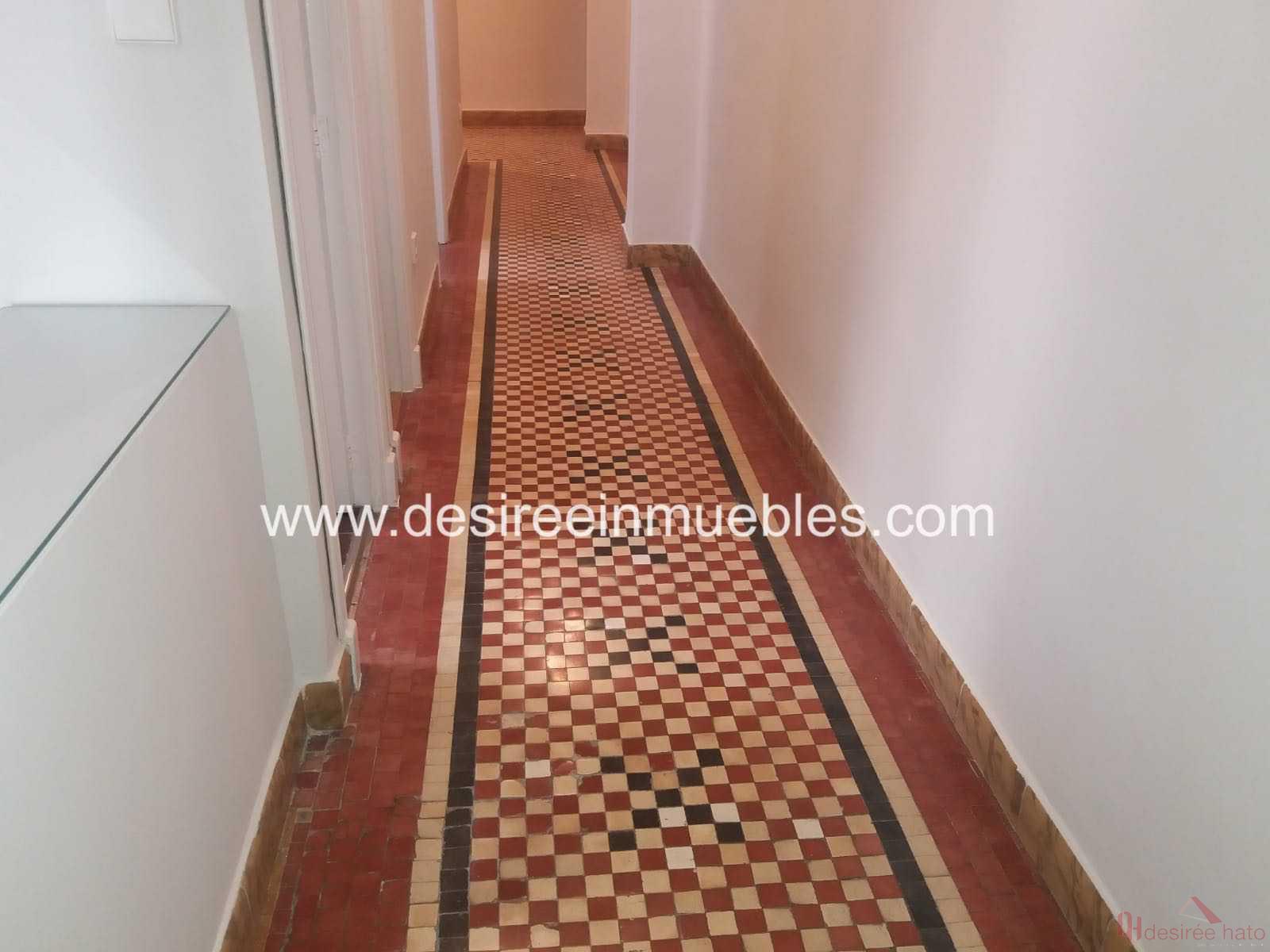 For sale of flat in Valencia