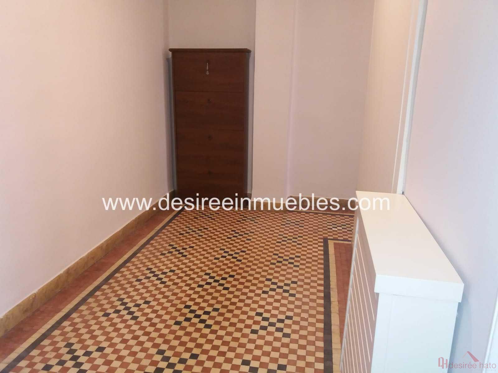 For sale of flat in Valencia