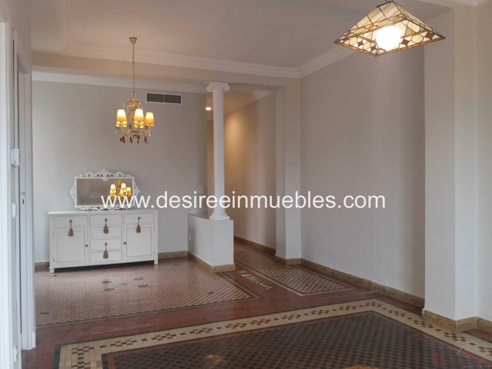 For sale of flat in Valencia