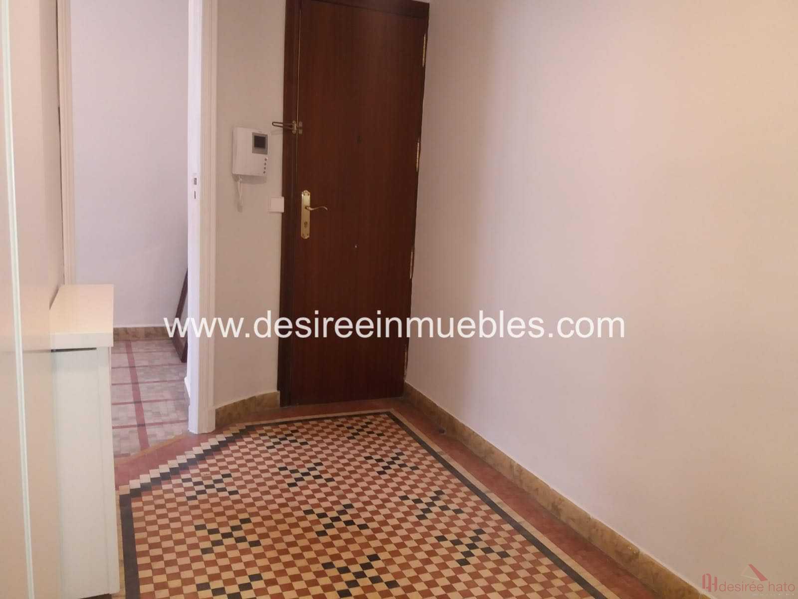For sale of flat in Valencia