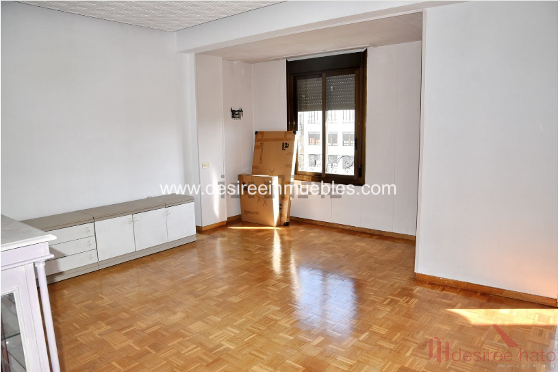 For sale of flat in Valencia