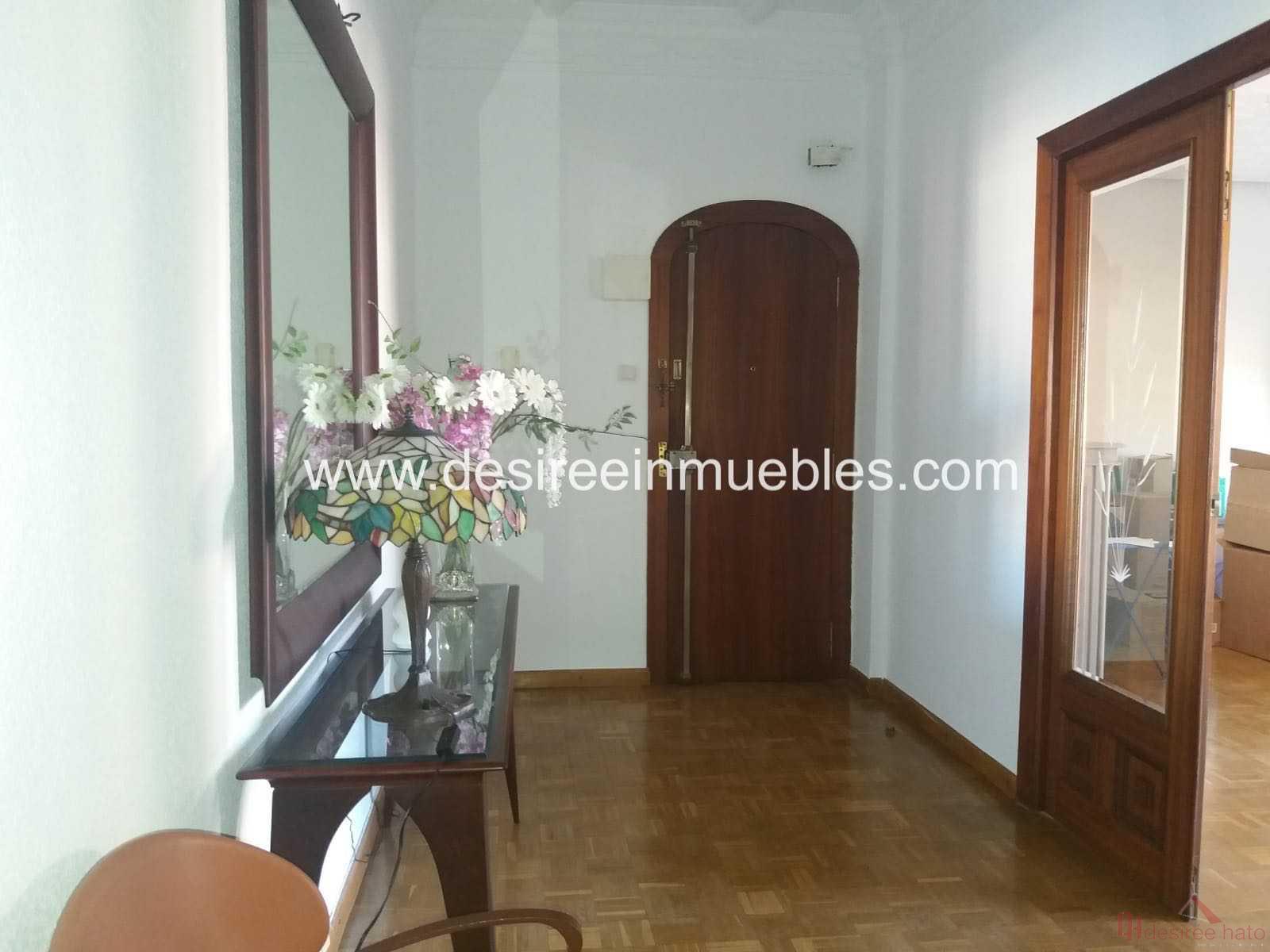 For sale of flat in Valencia