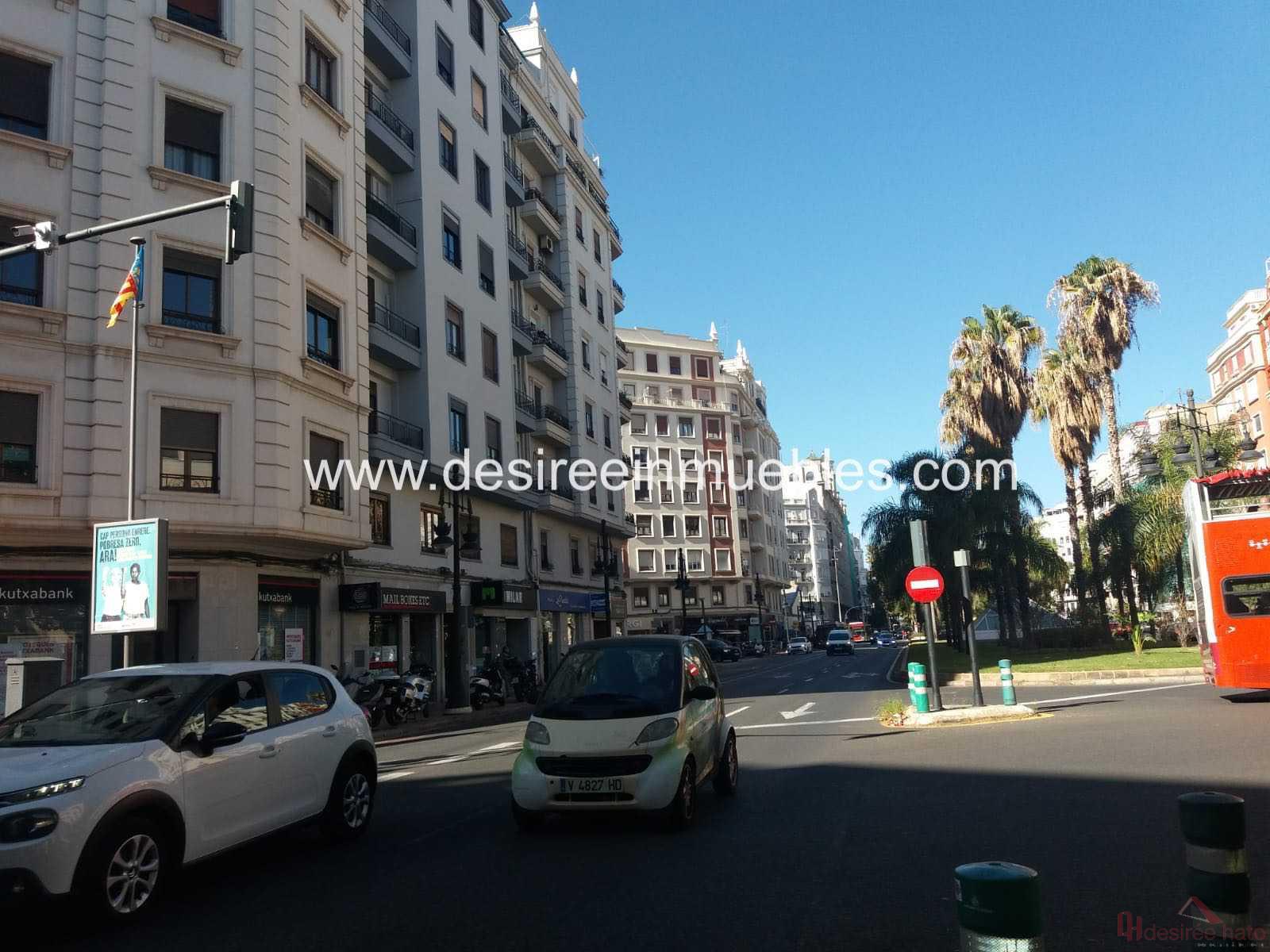 For sale of flat in Valencia