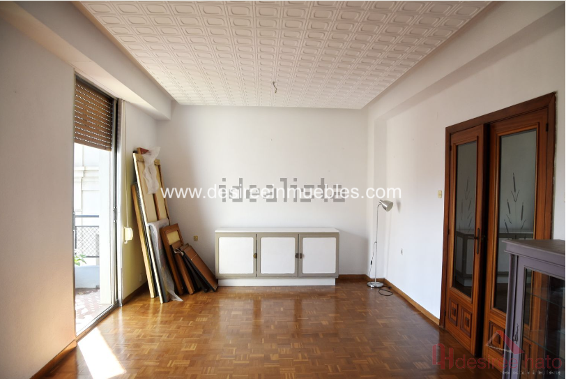 For sale of flat in Valencia