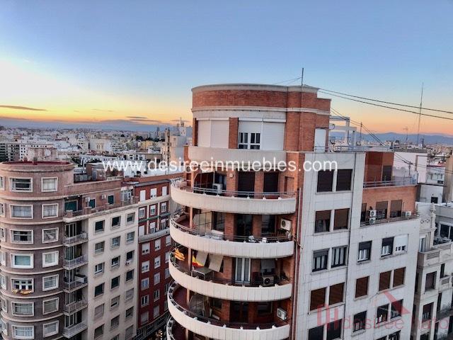 For sale of flat in Valencia
