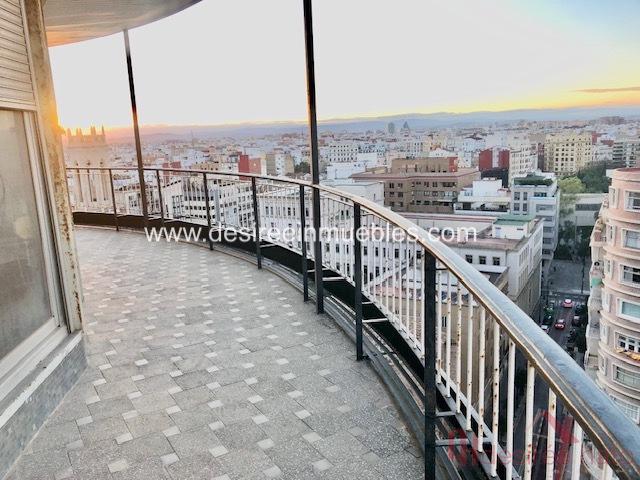 For sale of flat in Valencia
