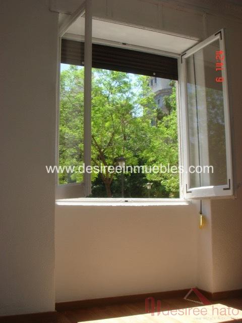 For sale of flat in Valencia