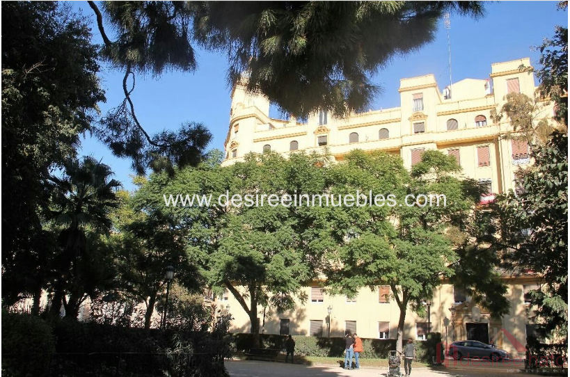 For sale of flat in Valencia
