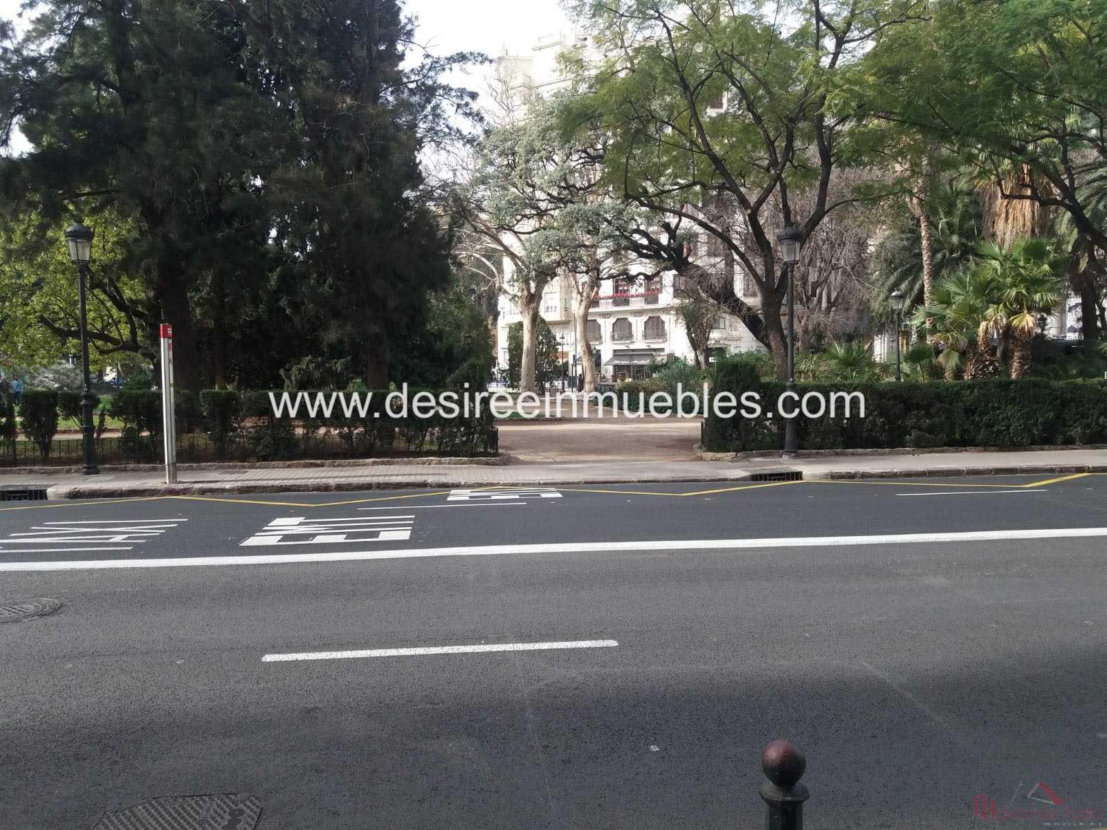 For sale of flat in Valencia