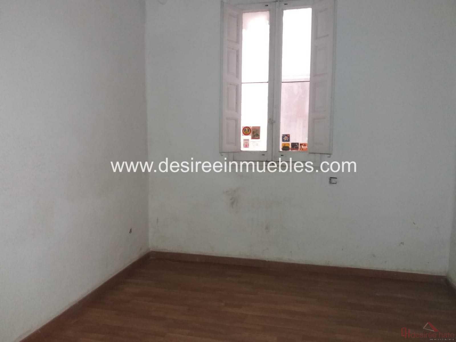 For sale of flat in Valencia