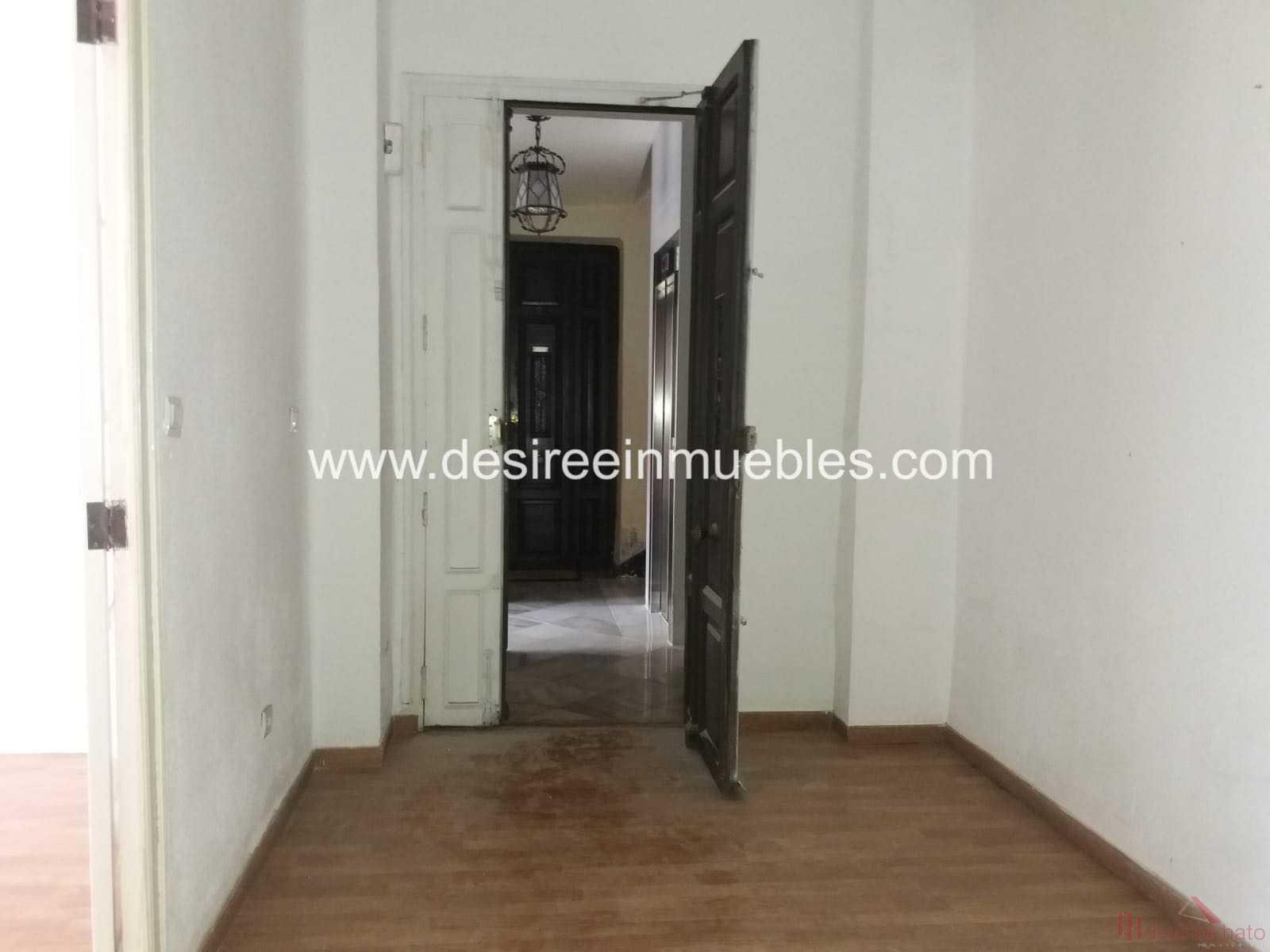 For sale of flat in Valencia