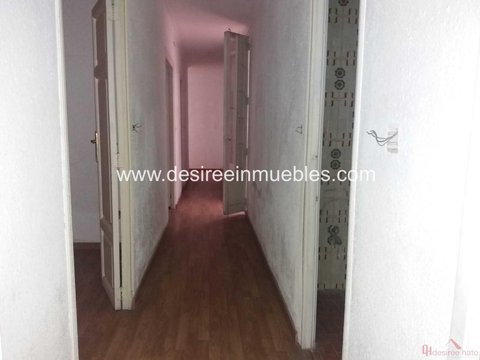 For sale of flat in Valencia