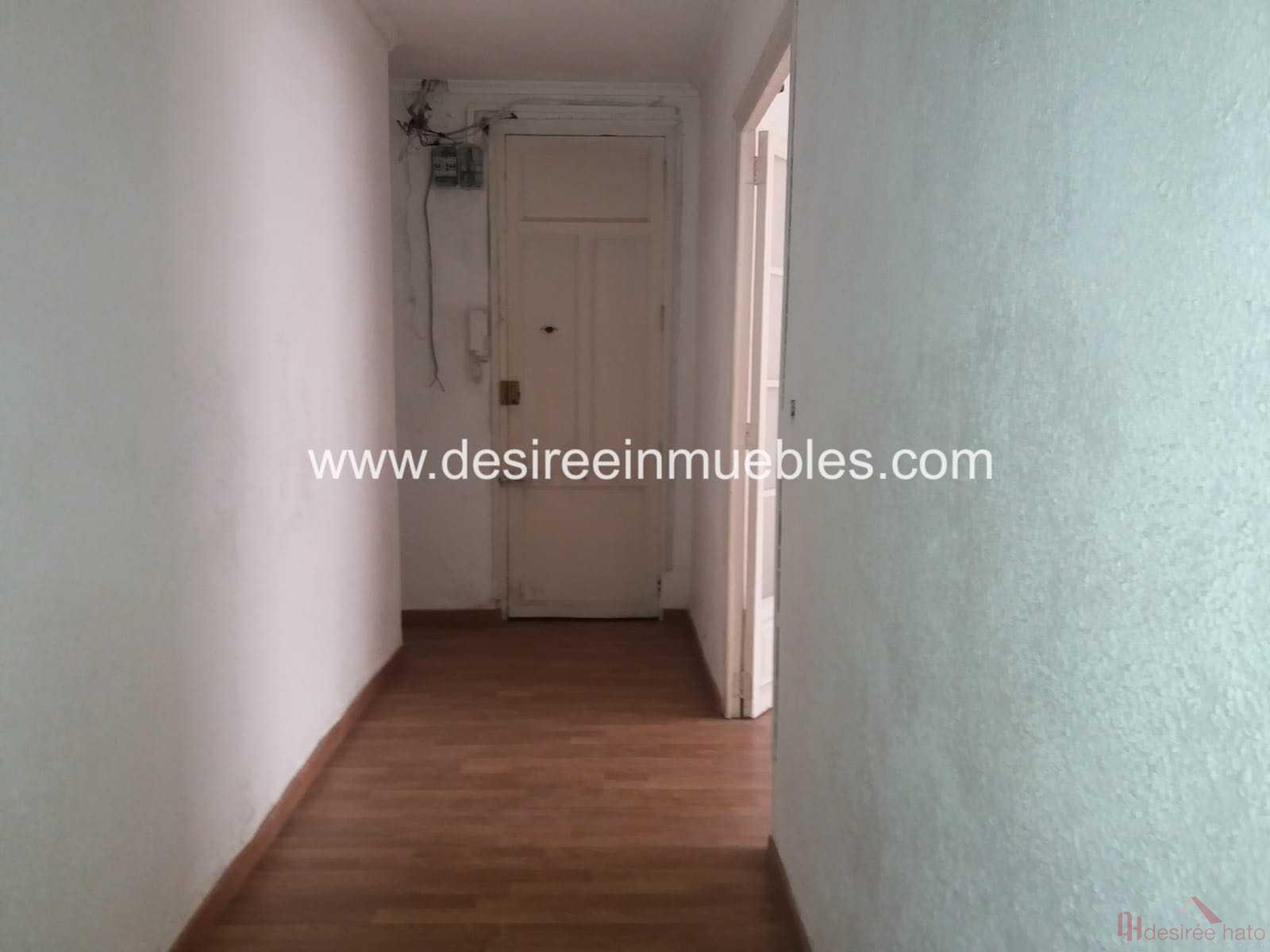 For sale of flat in Valencia
