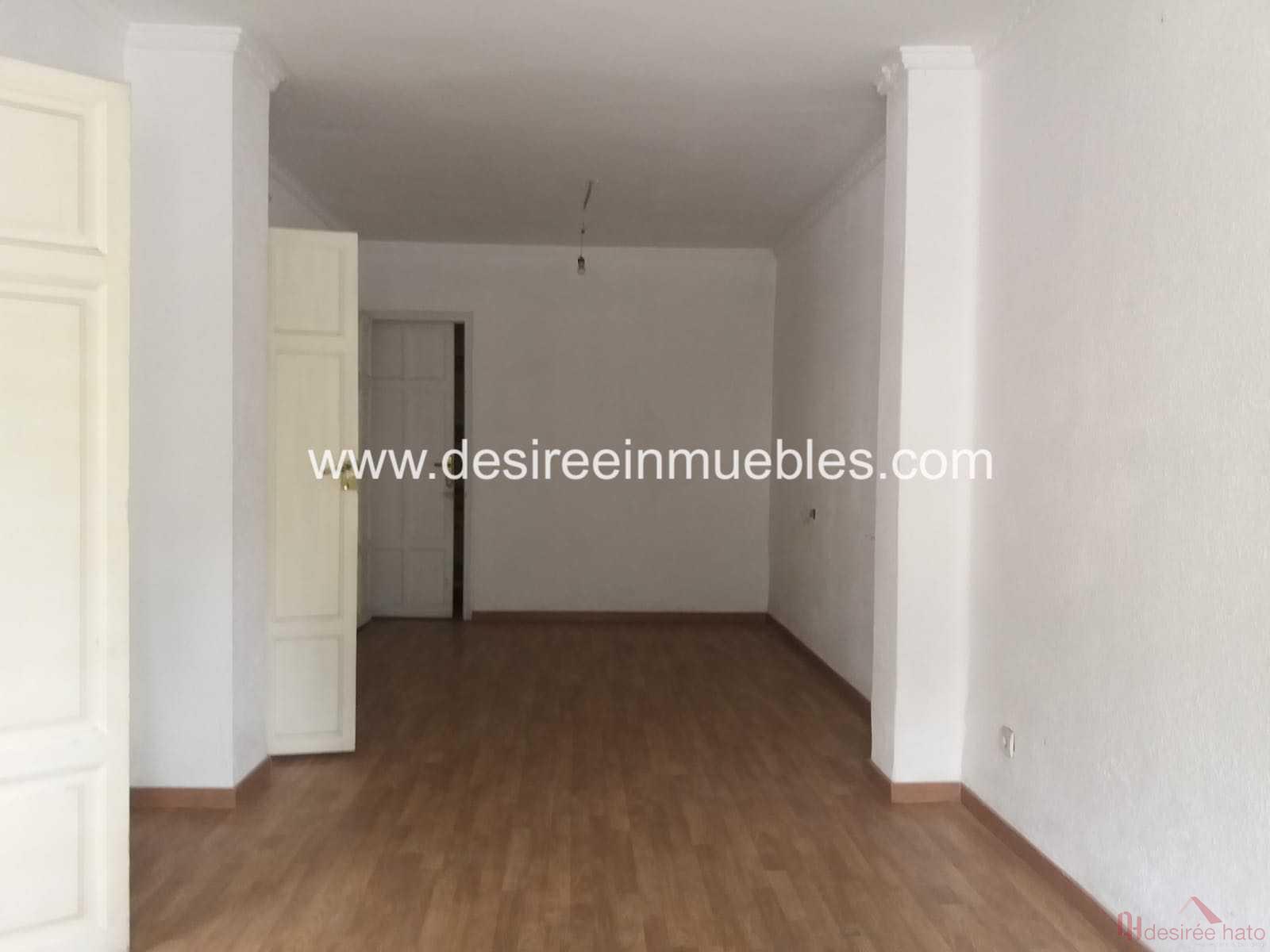 For sale of flat in Valencia