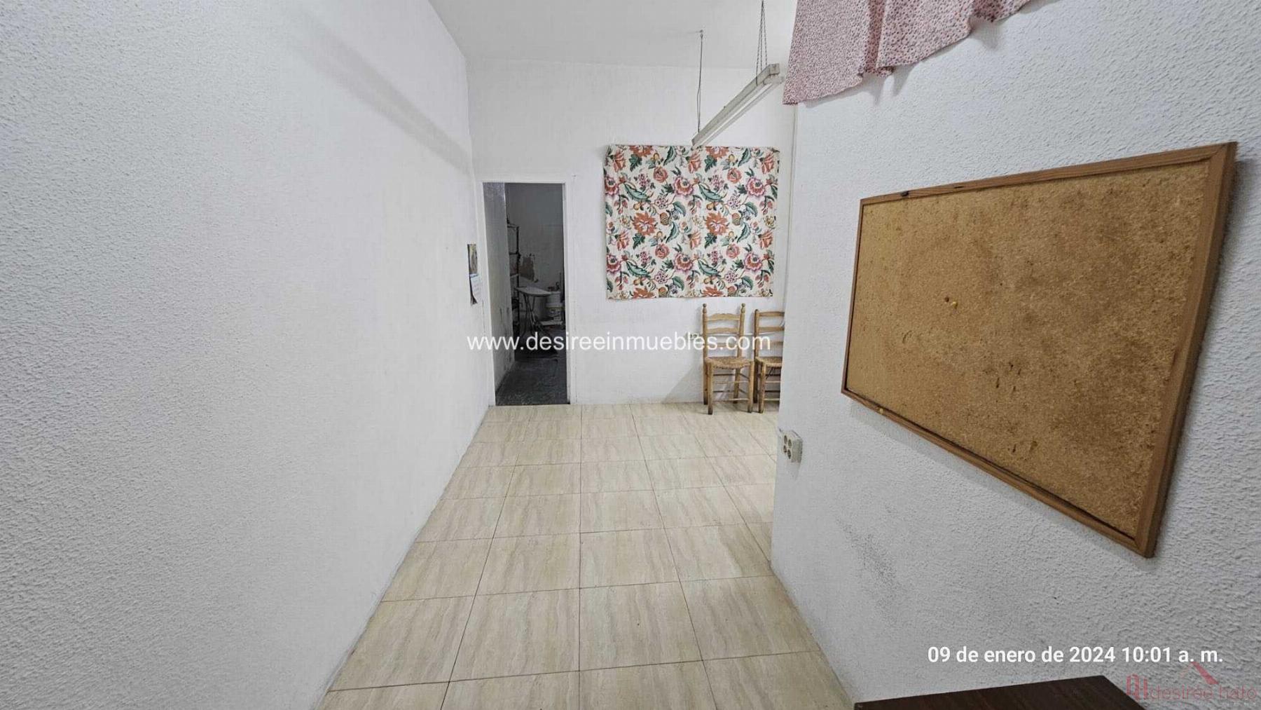 Venda de local comercial a Valencia