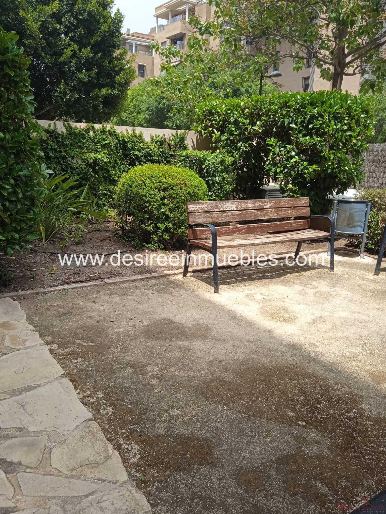 For sale of duplex in Valencia