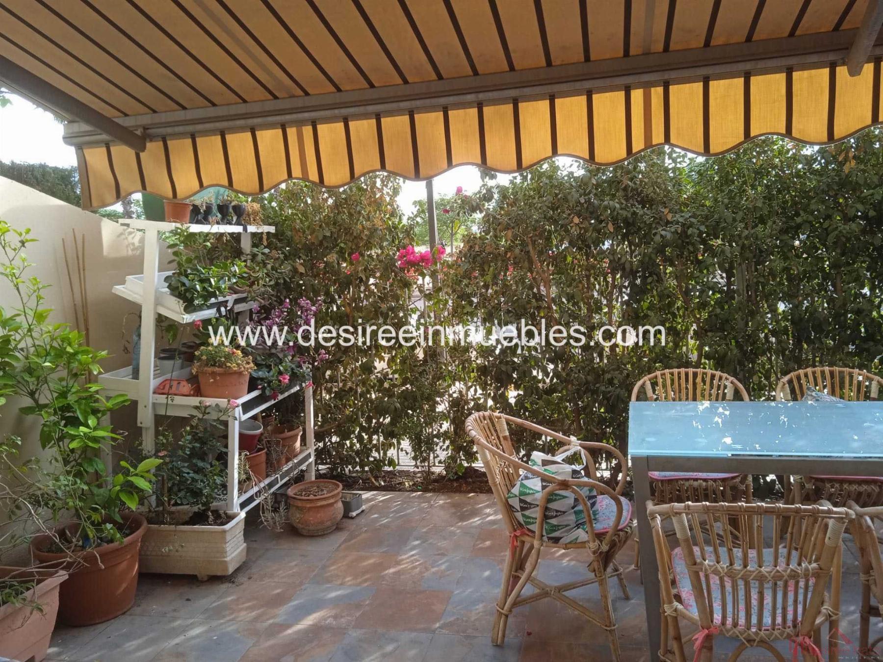 For sale of duplex in Valencia