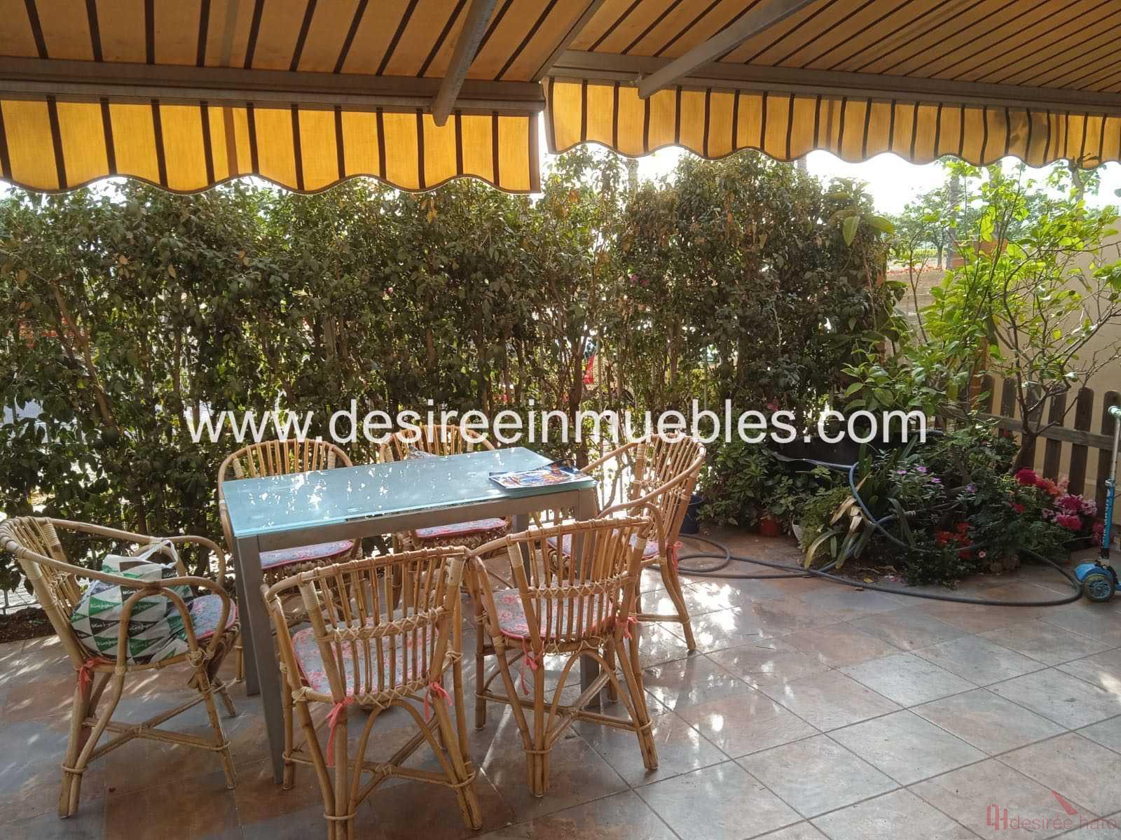 For sale of duplex in Valencia